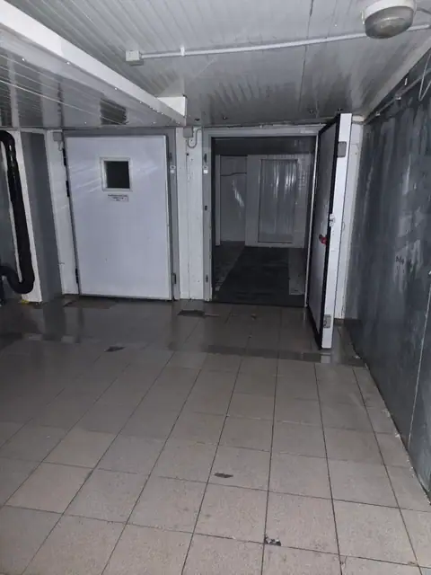 Pramoninės patalpos grindys po valymo