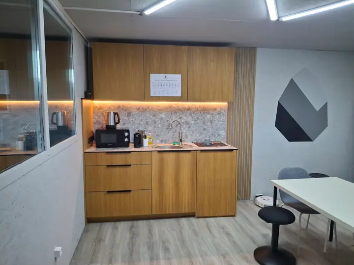 Nuotrauka iš galerijos „Periodinis ofisų valymas“.
