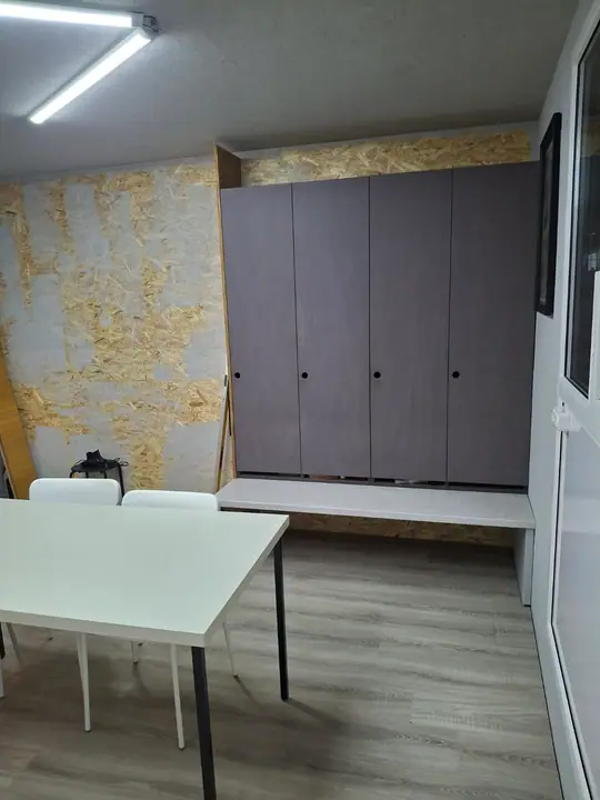Nuotrauka iš galerijos „Periodinis ofisų valymas“.